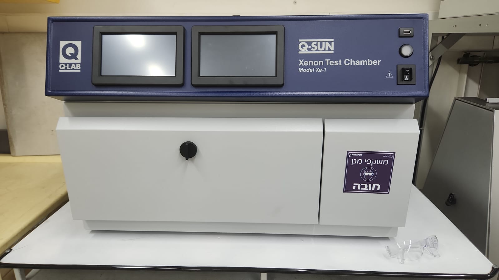 Xenon chamber